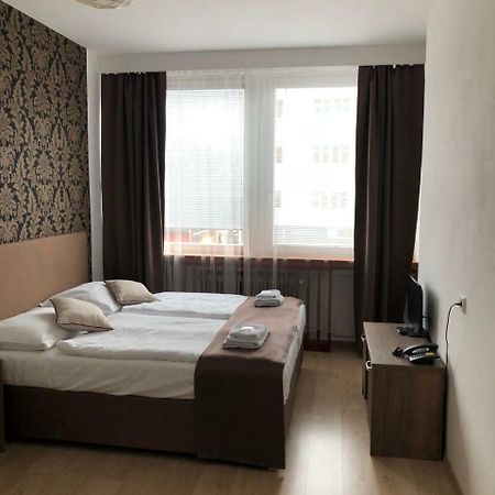 Hotel Ondras Злин Экстерьер фото