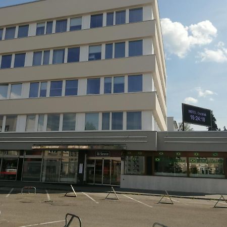 Hotel Ondras Злин Экстерьер фото