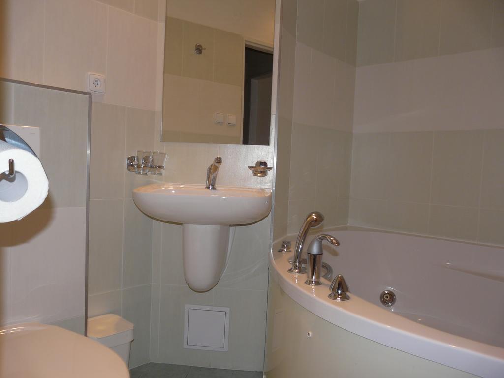Hotel Ondras Злин Номер фото