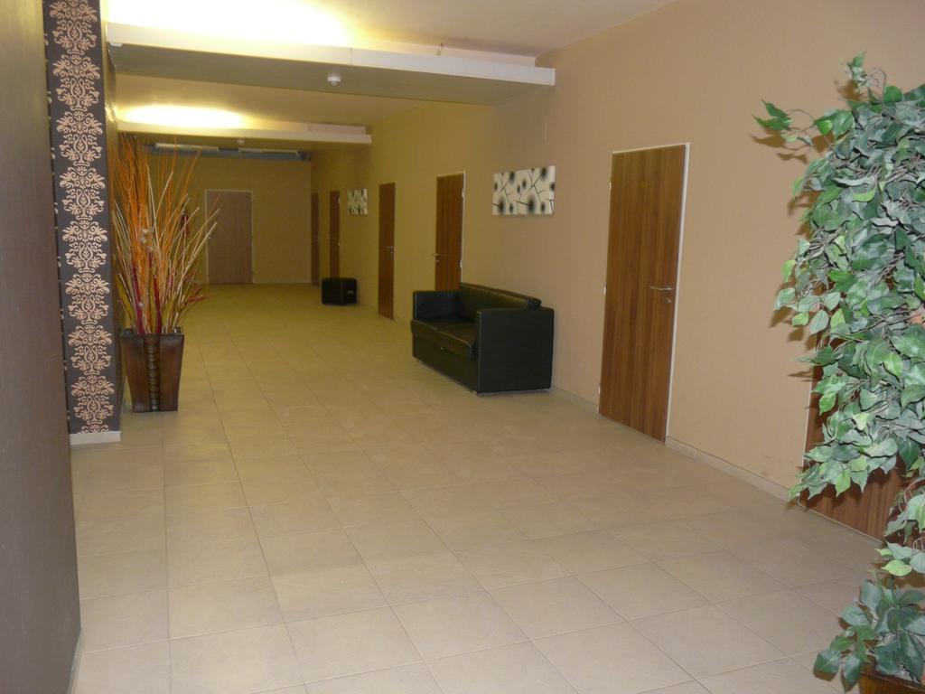 Hotel Ondras Злин Экстерьер фото