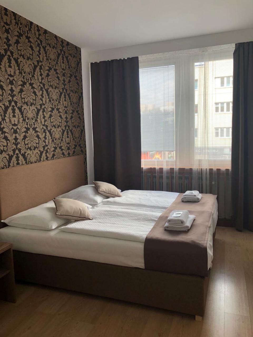 Hotel Ondras Злин Экстерьер фото