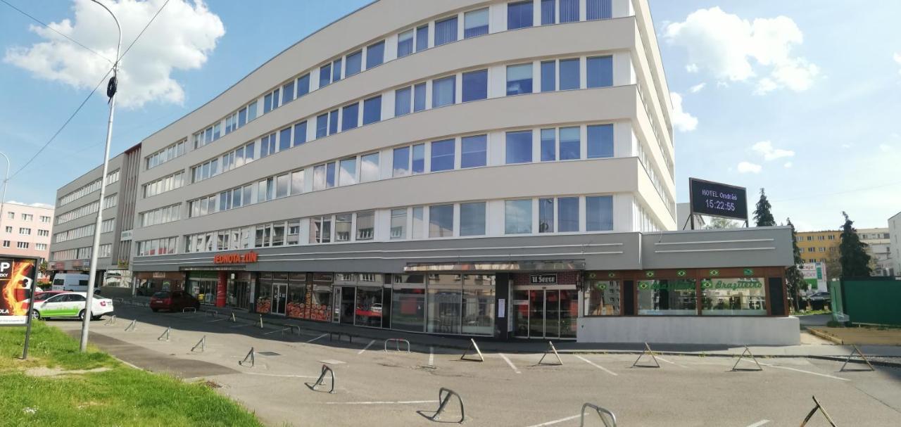 Hotel Ondras Злин Экстерьер фото