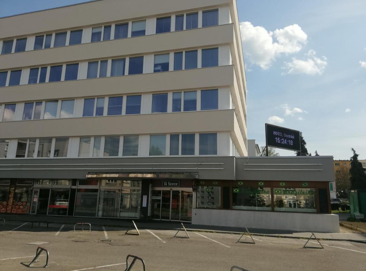 Hotel Ondras Злин Экстерьер фото